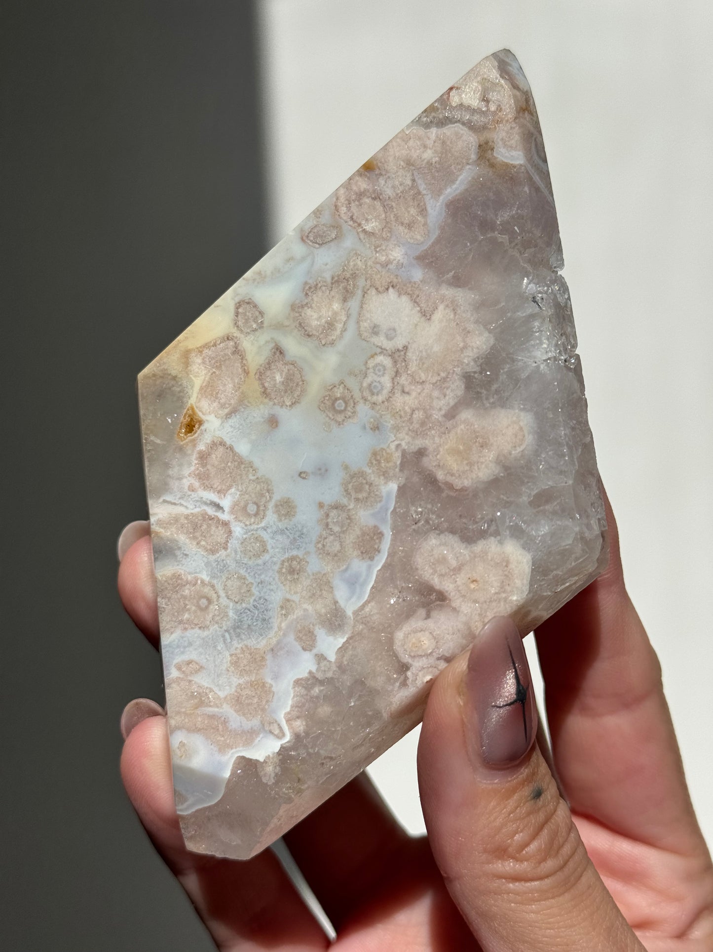 Flower Agate Diamond on Gold Stand