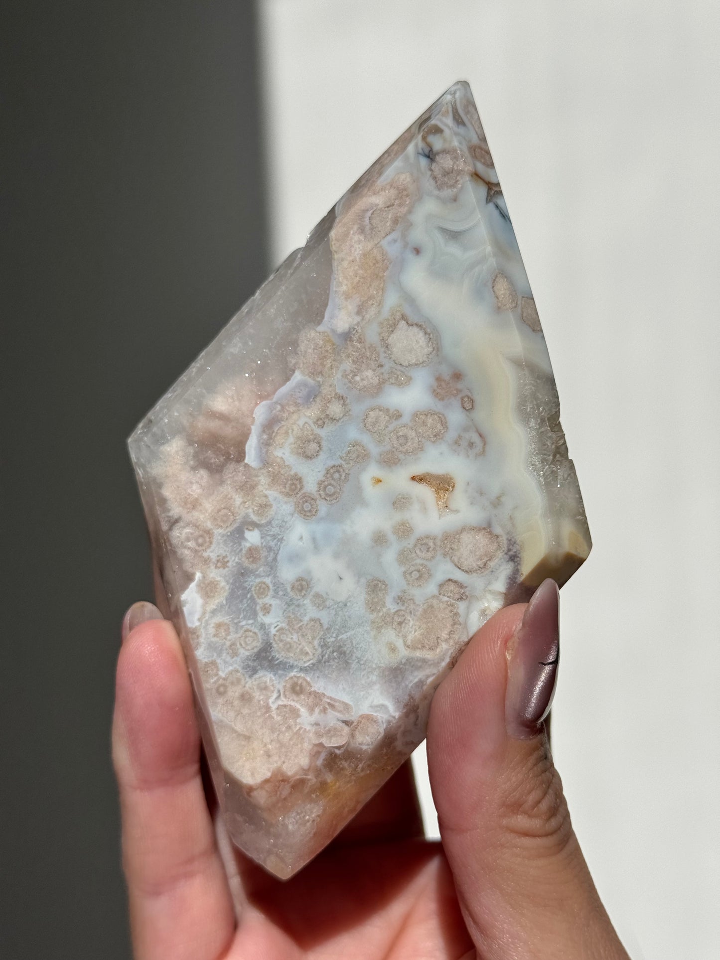 Flower Agate Diamond on Gold Stand