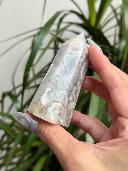 Light Green Flower Agate Tower