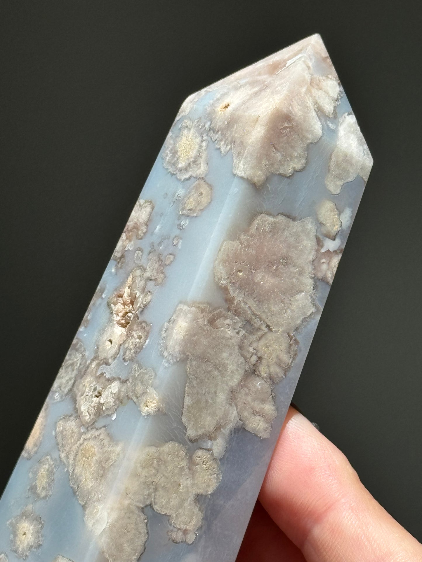 Cream Blue Flower Agate Tower