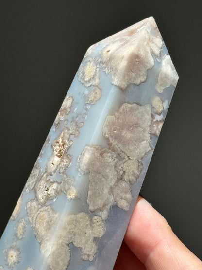 Cream Blue Flower Agate Tower