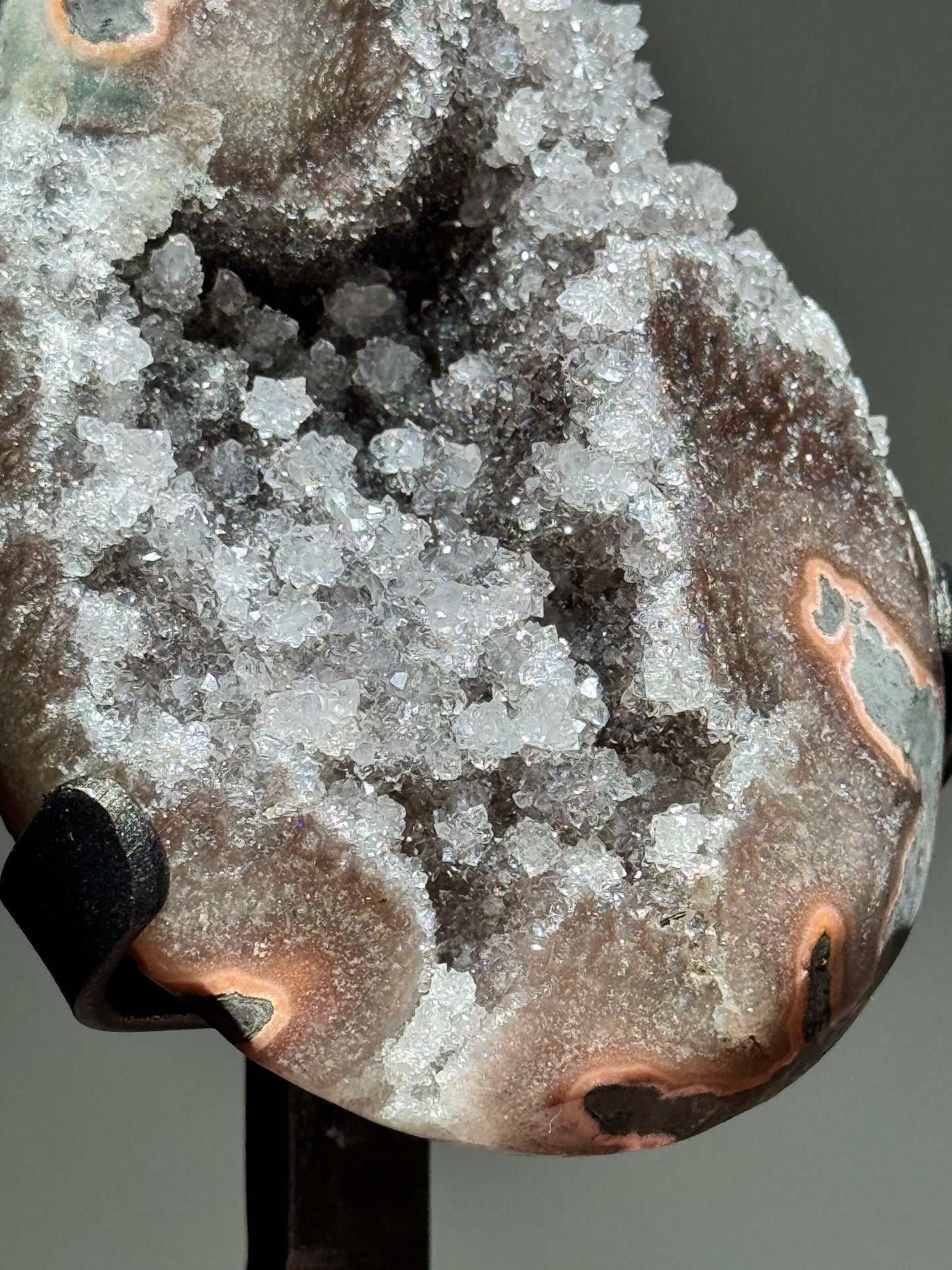 Druzy Agate Freeform on Stand