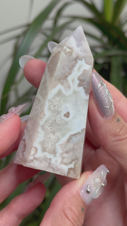 Light Green Flower Agate Tower