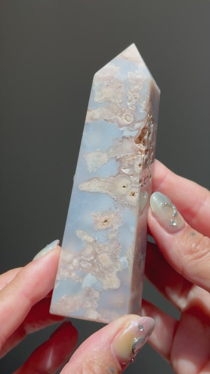 Cream Blue Flower Agate Tower